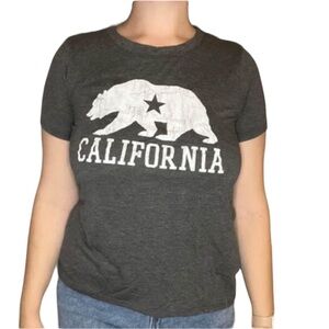 California Tee Shirt Size Medium